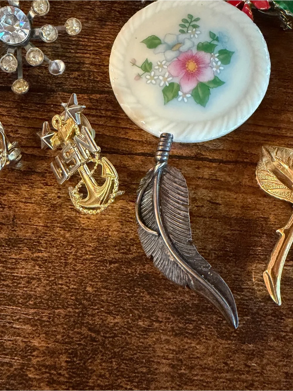 Assorted Vintage Decorative Brooches - Floral, Leaf & Feather